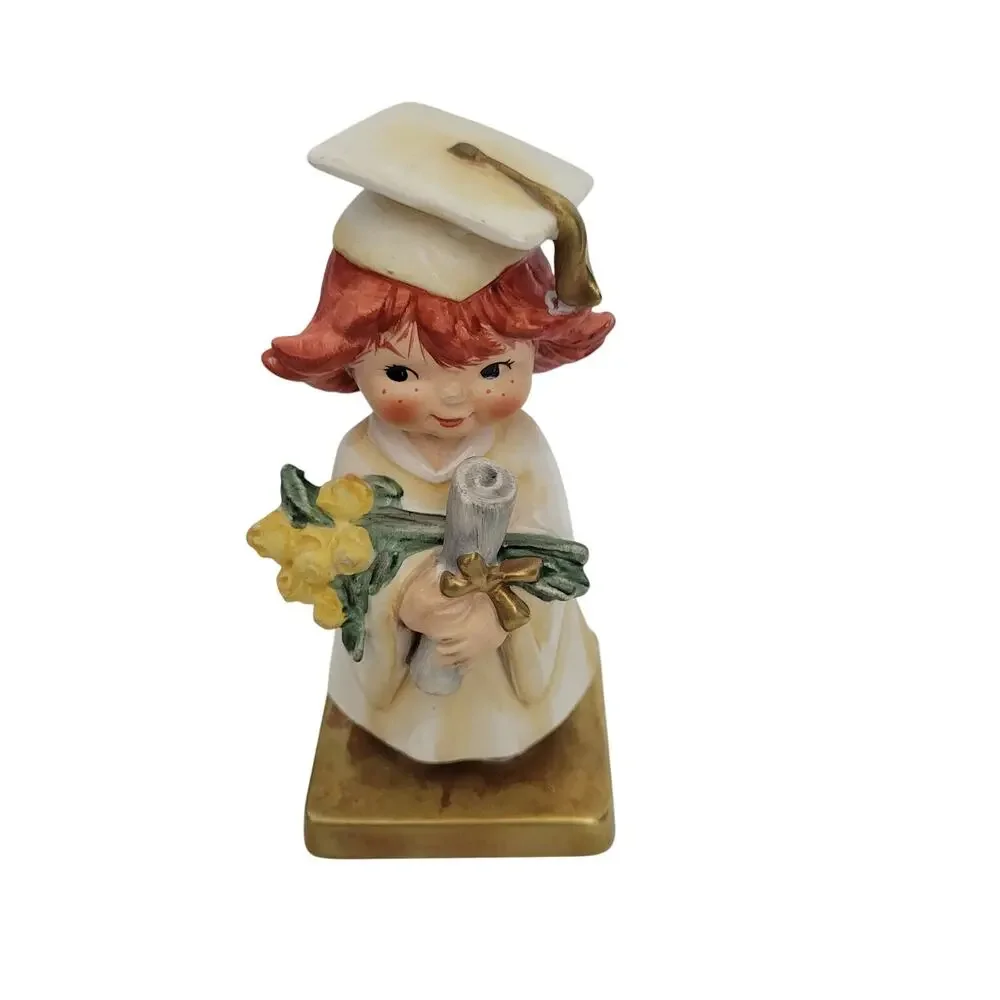 Vintage 1970 Goebel Graduation Figurine In Cap & Gown with Diploma 1926-1TClo - Picture 1 of 7